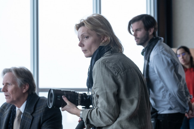 Обои картинки фото кино фильмы, die in a gunfight, люди, объектив, окно