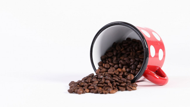Обои картинки фото кофе, еда,  кофейные зёрна, кружка, зерна