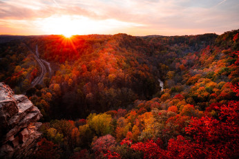 Картинка природа лес закат осень горы река дорога