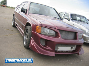 Картинка 2115 автомобили выставки уличные фото