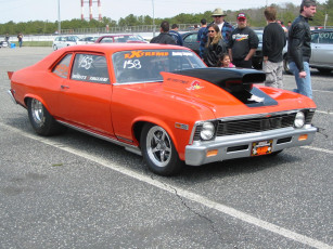 Картинка автомобили выставки уличные фото