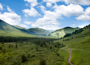 Картинка природа горы лес небо облака