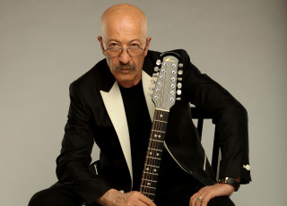 Картинка музыка александр розенбаум очки гитара бард