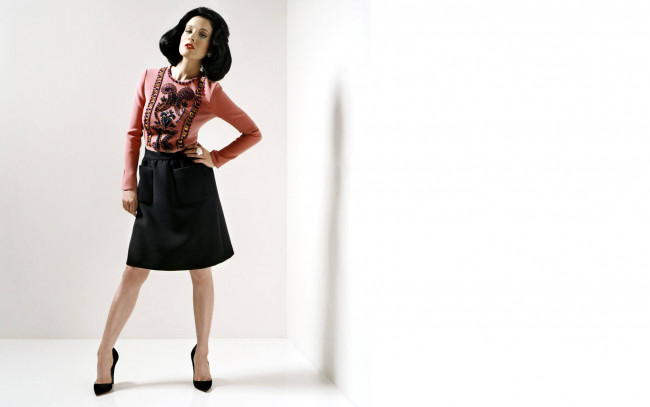 Обои картинки фото Dita Von Teese, девушки, , , , блузка, юбка, шпильки