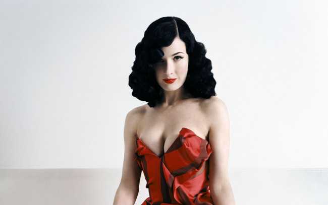 Обои картинки фото Dita Von Teese, девушки, , , , жгучая, брюнетка, красное, платье