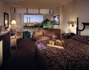 Картинка интерьер спальня диван кровать светильники