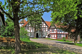 Картинка германия detmold города улицы площади набережные улица дома кусты деревья