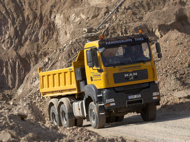 Обои картинки фото автомобили, man