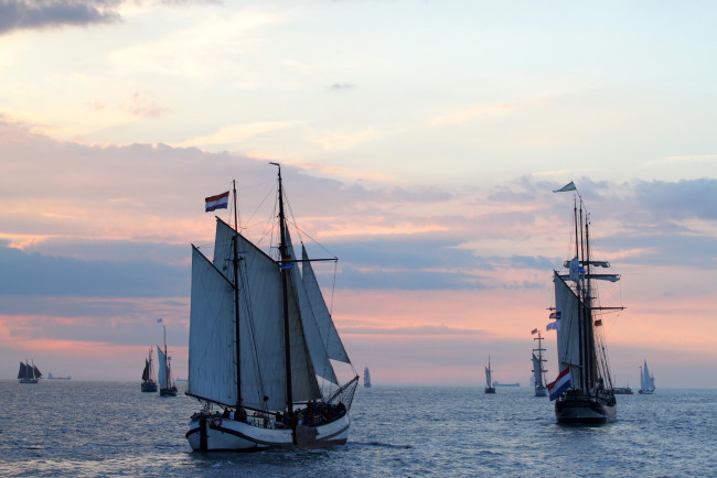 Обои картинки фото корабли, парусники, море, облака