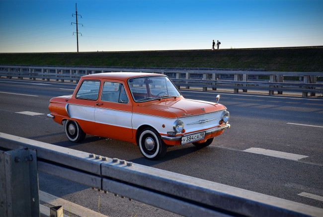 Обои картинки фото автомобили, заз, ссср, фон, запорожец, дорога, ретро