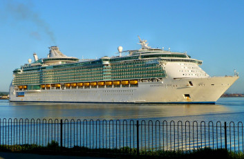 Картинка independence of the seas корабли лайнеры круизный лайнер