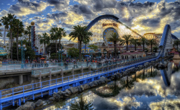 Картинка california dreamin разное карусели качели аттракционы водоем американские горки парк