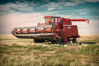 Картинка техника комбайны поле комбайн