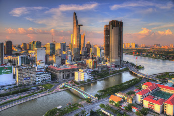 Картинка города -+панорамы высотка река обзор