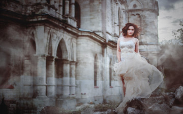 Картинка девушки -unsort+ рыжеволосые+и+другие девушка белое платье