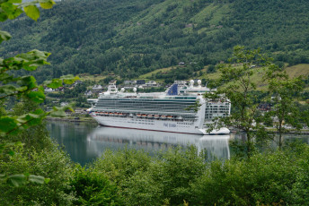 Картинка корабли лайнеры круиз лайнер