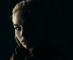 Картинка natalie+alyn+lind девушки -+лица +портреты натали элин линд американская актриса портрет знаменитости фотосессия 2020 года тень блондинка