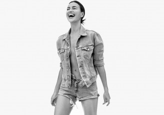 обоя девушки, irina shayk, модель, куртка, шорты