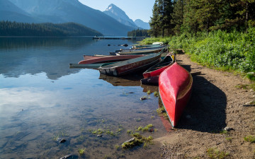 Картинка корабли лодки +шлюпки горы озеро отражение