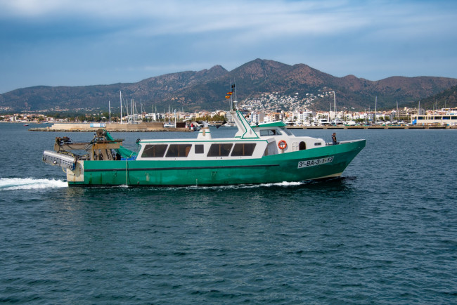 Обои картинки фото корабли, траулеры,  сейнеры,  плавбазы, траулер