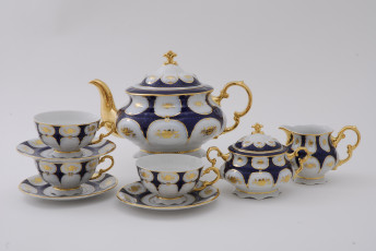 Картинка разное посуда столовые приборы кухонная утварь чашки фарфор тарелочки чайник сервиз