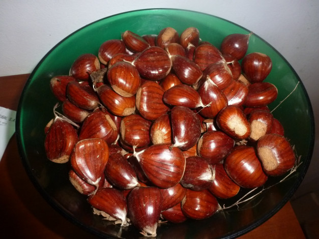 Обои картинки фото еда, орехи, каштаны