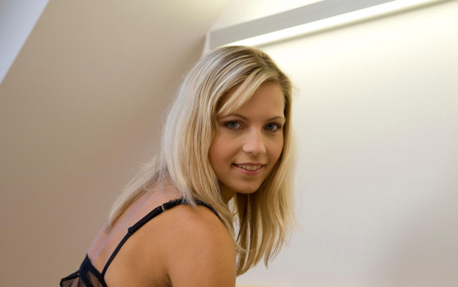 Обои картинки фото Jenni Gregg Jenni Kohoutova, девушки, , , kohoutova, улыбка, lucie, kralickova