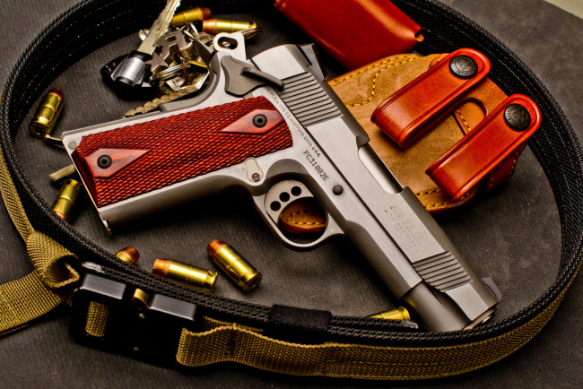 Обои картинки фото оружие, пистолеты, пули, пистолет, кобура