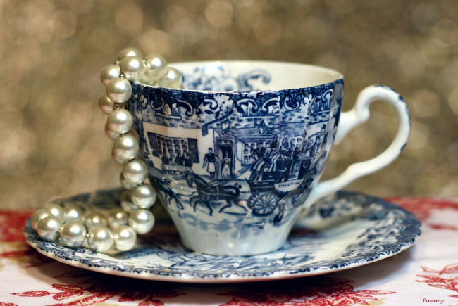 Обои картинки фото разное, посуда, столовые, приборы, кухонная, утварь, ожерелье, ровпись, чашка