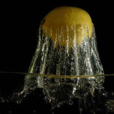 Картинка еда цитрусы брызги лимоны вода