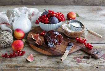 Картинка еда разное инжир джем молоко красная смородина мука персики натюрморт клубок