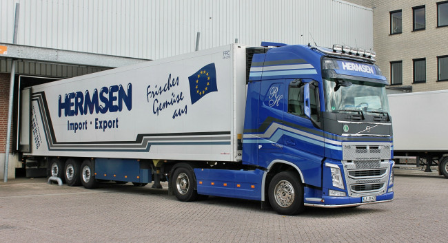 Обои картинки фото volvo, автомобили, volvo trucks, aktiebolaget, легковые, грузовые, швеция