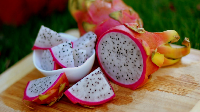 Обои картинки фото еда, питахайя, кактус, плоды