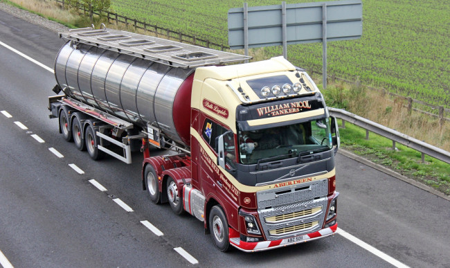 Обои картинки фото volvo, автомобили, volvo trucks, грузовые, легковые, aktiebolaget, швеция