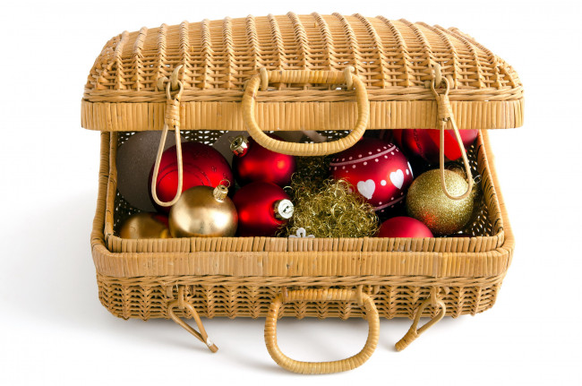 Обои картинки фото праздничные, шарики, чемодан, красный