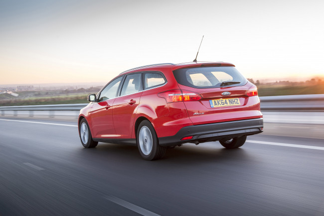 Обои картинки фото автомобили, ford, красный, uk-spec, estate, 2014г, focus
