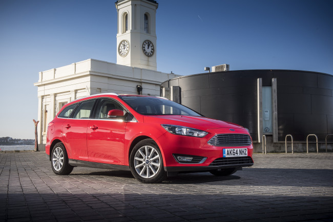 Обои картинки фото автомобили, ford, красный, 2014г, uk-spec, estate, focus