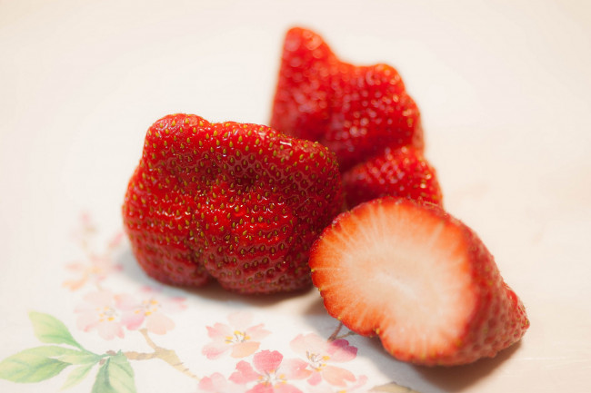 Обои картинки фото еда, клубника,  земляника, ягоды