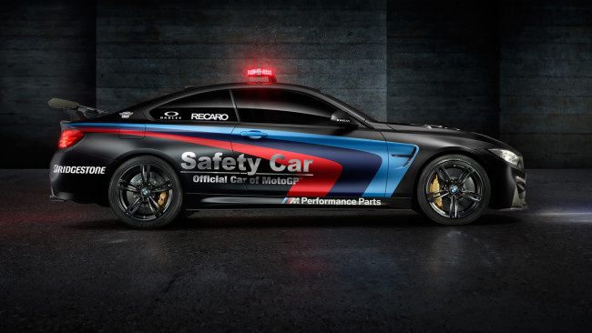 Обои картинки фото bmw m4 coupe motogp safety car 2015, автомобили, bmw, m4, 2015, safety, car, motogp, coupe