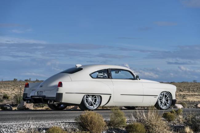 Обои картинки фото автомобили, cadillac, white, side, 1948, rear, ringbrothers, madam, v