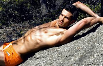 Картинка мужчины david+miller торс плавки камни