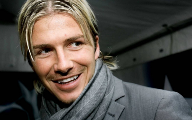 Обои картинки фото мужчины, david beckham, лицо, пальто