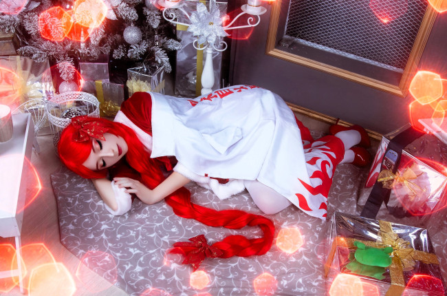 Обои картинки фото девушки, momo, образ, косплей, наряд, костюм, новый, год, подарки, ёлка