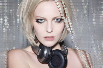 Картинка hanna hansen музыка dj блондинка