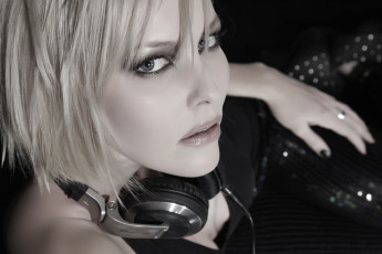 Картинка hanna hansen музыка dj блондинка
