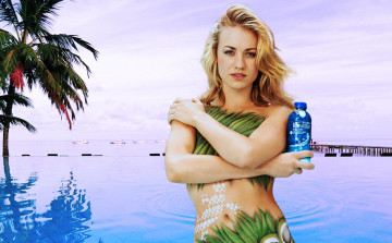 Картинка бренды sobe life water красивая девушка yvonne strahovski