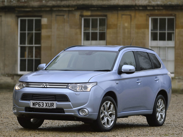 Обои картинки фото автомобили, mitsubishi, 2014г, uk-spec, серый, outlander, phev