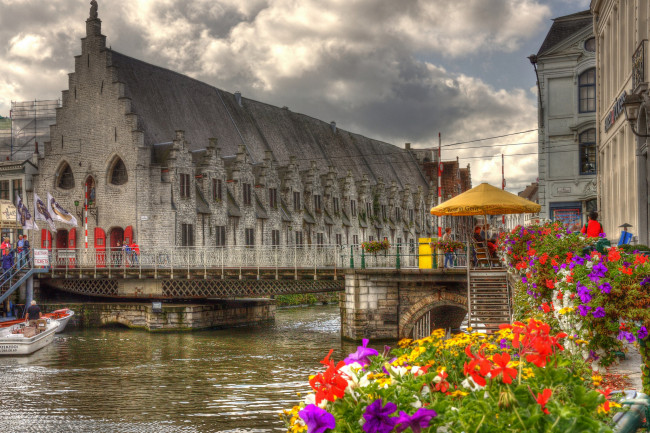 Обои картинки фото gent - belgium, города, гент , бельгия, цветы, кафе, дома, канал