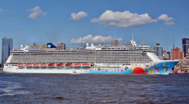 Обои картинки фото norwegian breakaway, корабли, лайнеры, круизный, лайнер