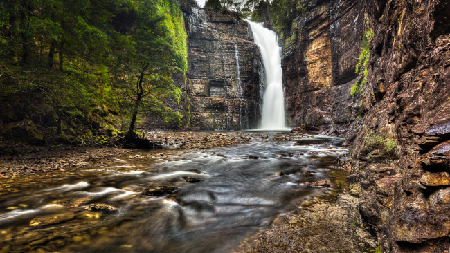 Обои картинки фото природа, водопады, водопад, лес, река